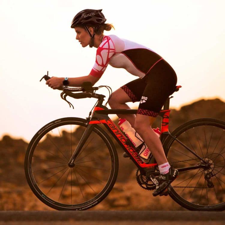 ХИТ ПРОДАЖ! Женский триатлонный костюм Arena Trisuit Aero — 3