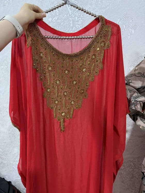 Abaya. — 7