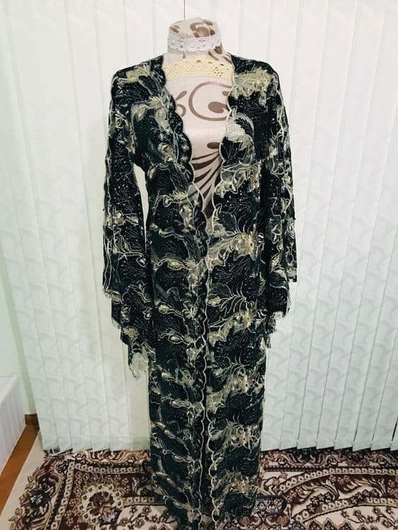 Abaya, абая . Халат, накидка, тўй боп , жуда бой. Вечерняя накитка — 5