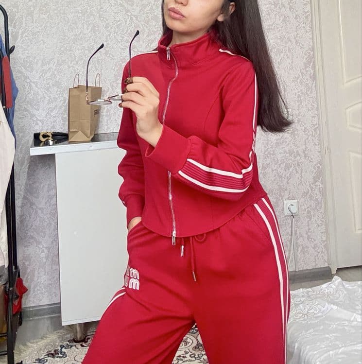 Ayollar uchun sport kiyim — 4