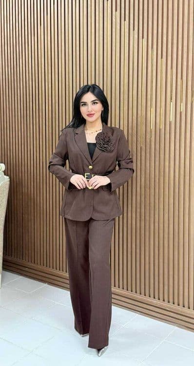 Ayollar kiyimi Klassik uslub Molomer Balshimer 42/58 gacha — 2