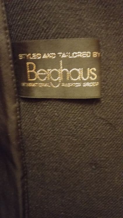 Пальто женское фирмы Berghaus в хорошем состоянии — 3