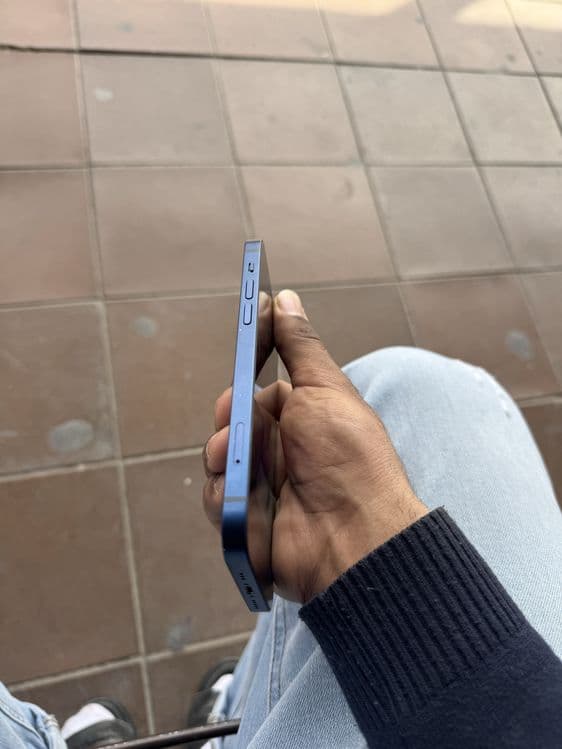 Iphone12 rodnoy100yomkost 256GB srochno — 4