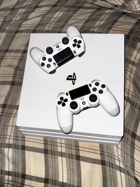 Playstation 4 idial pro 1tb srochna — 3