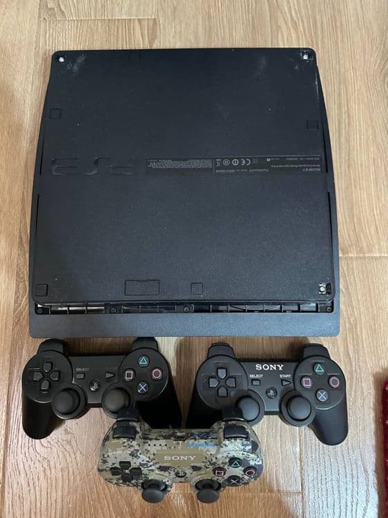Playstation 3 Slim/320gb. 3 ta pult — 2