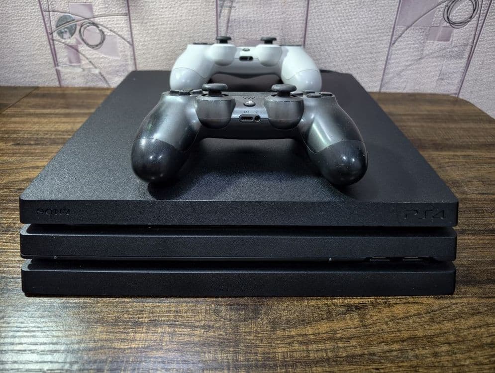 Игровая приставка PlayStation 4 pro — 5