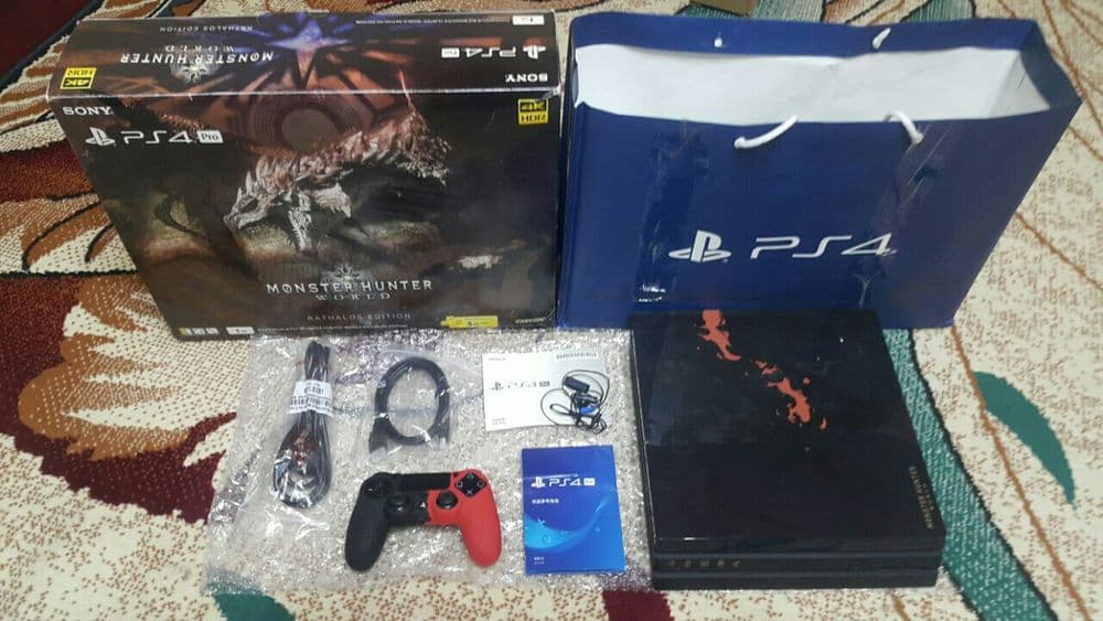 Playstation 4 PRO. { 4K } HDR. 1.TB  { MONSTER HUNTER } Limited. — 7