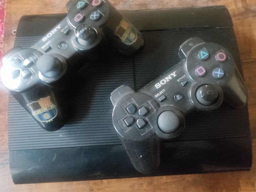 Playstation 3 Super Slim 500GB — 3