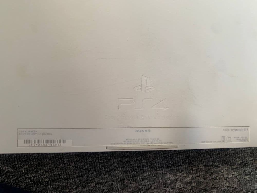 Play station 4 sotiladi — 5