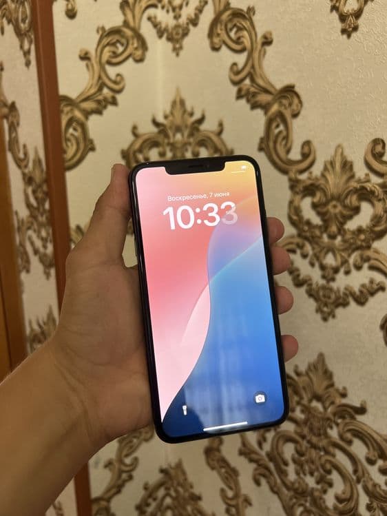 iPhone Xs Max — 2