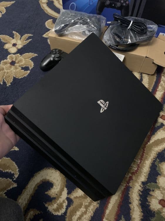 Рс4 слим 1TB HDR с играми 12-17 и один джестика оригинал — 4