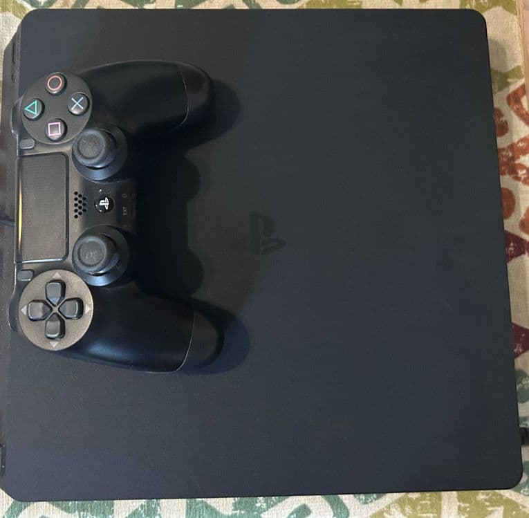 Продаю Play Station 4 (500GB slim) — 2
