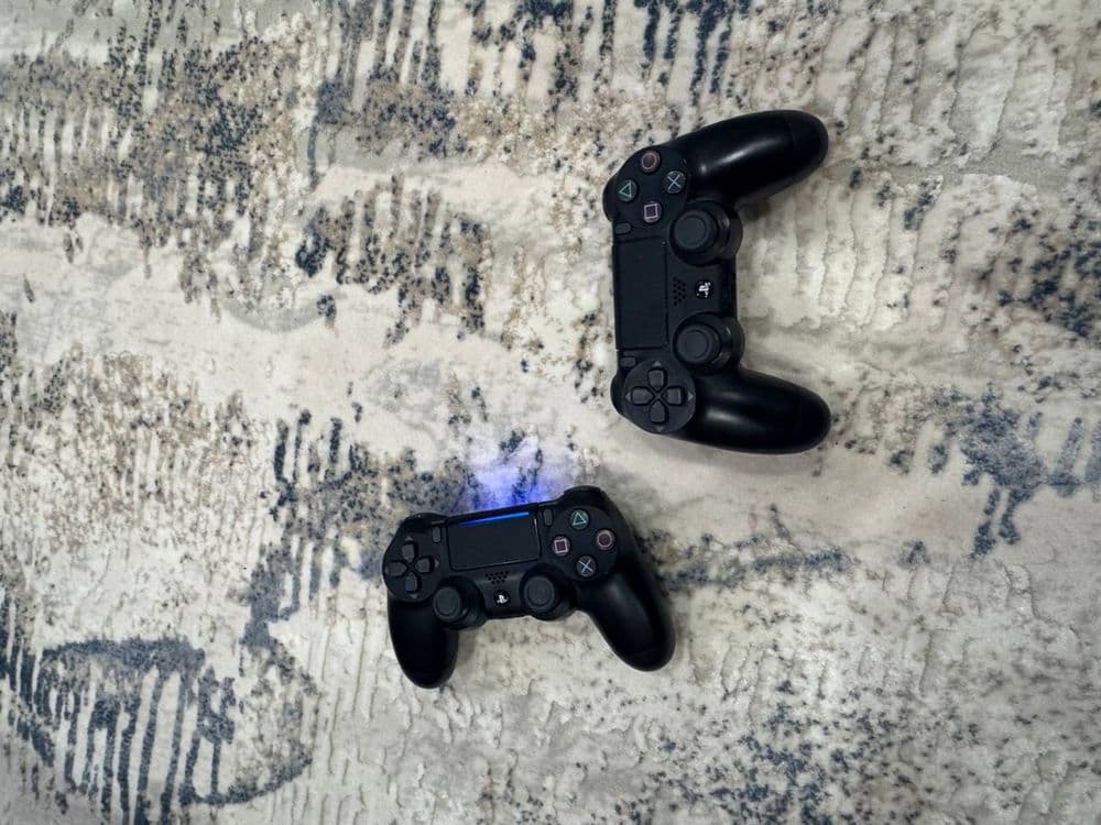 PlayStation 4 новая — 5