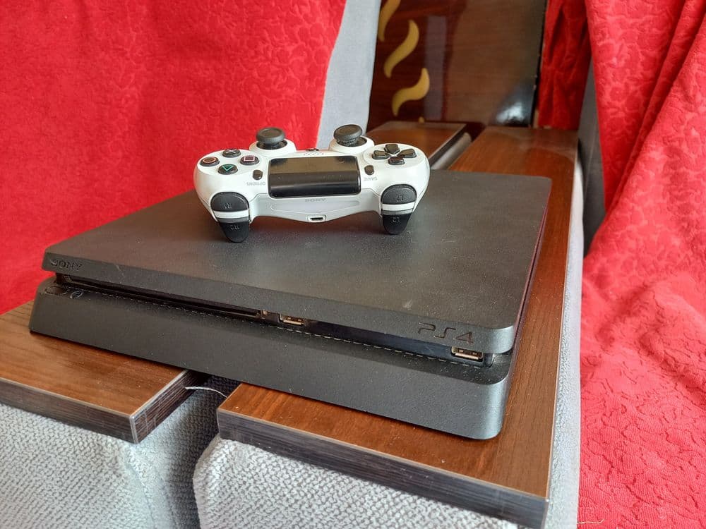 Play Station 4 слим. 1 Tb. Идеал холатда — 2