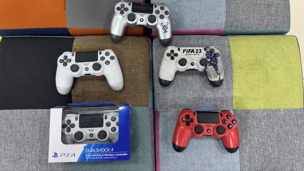 Продам PS 4 1тб — 4