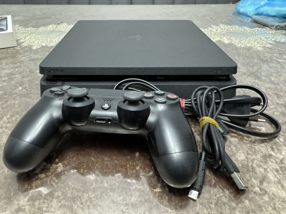 Sony PlayStation 4Slim 500Gb 2-контролер — 1