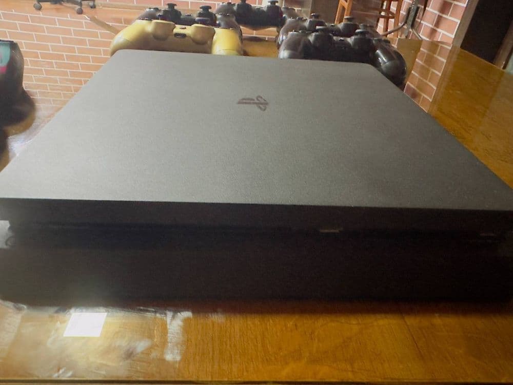 PlayStation Slim 1 TB — 2