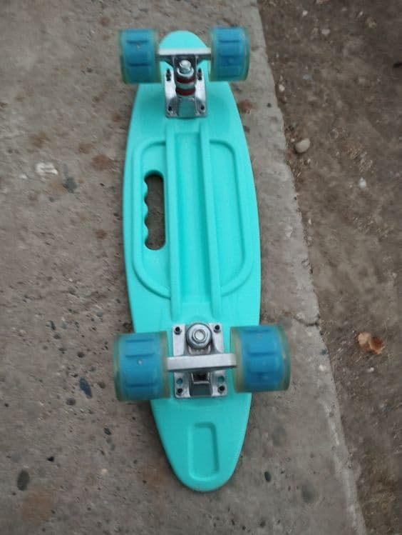 Skedbord sotiladi narhi 290 ming — 2