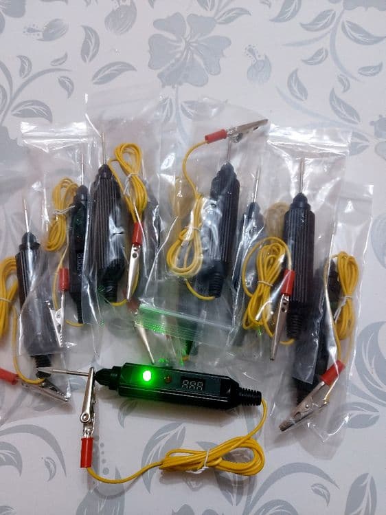 Avtotester kontrolka 3-36v, voltmetr. — 2
