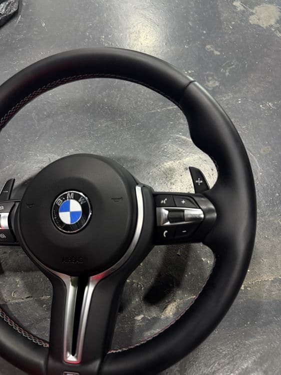 Bmw rul ideal holatda ftulka qoqilgan — 8