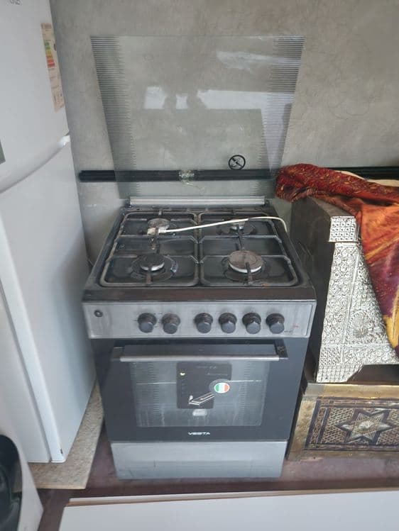 Gaz plita s zajigalkoy — 1