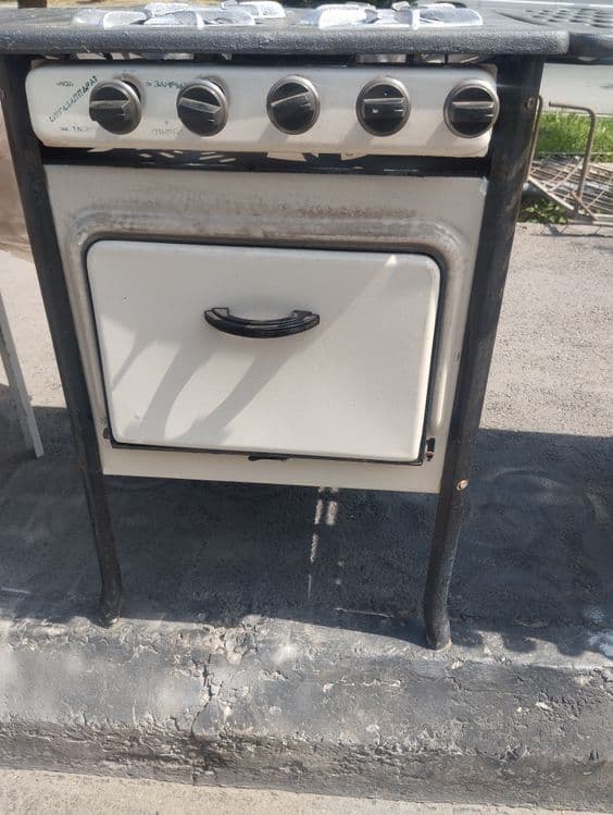 Gaz plita esessr — 2