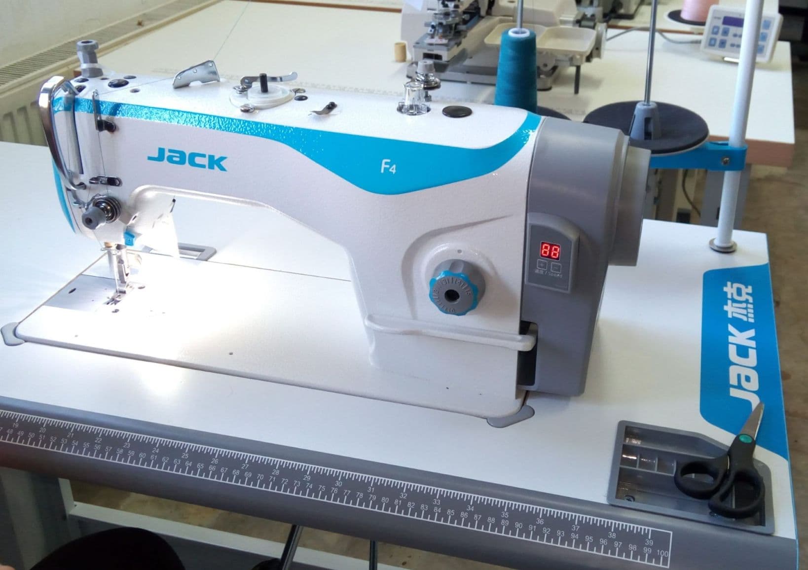 Tikuv mashina JACK F4 — 1
