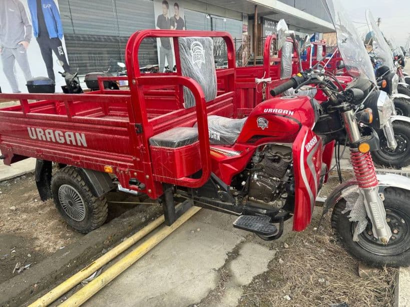 uch g'ildirakli mototsikl — 1
