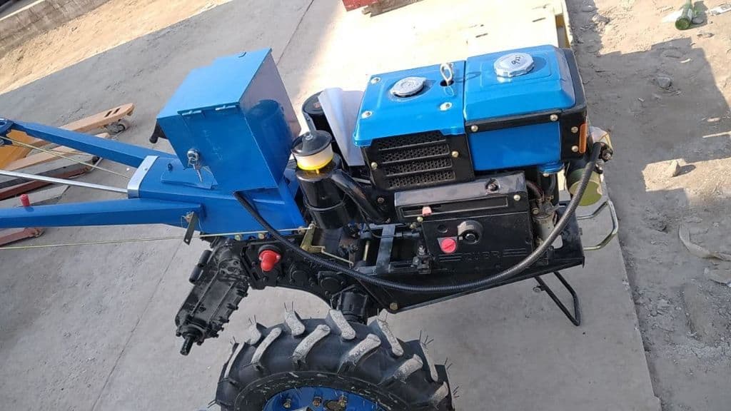 MOTOKULTIVATOR ZUBR — 1