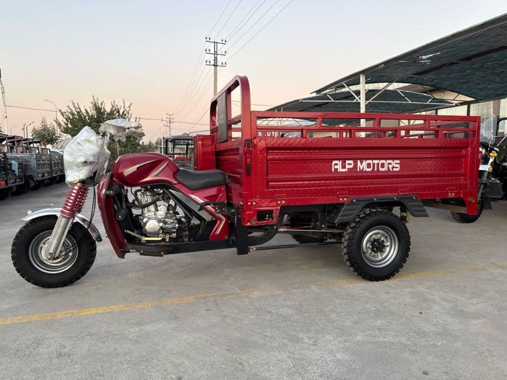 Motoroller benzin yangisi (ALP MOTORS) — 1
