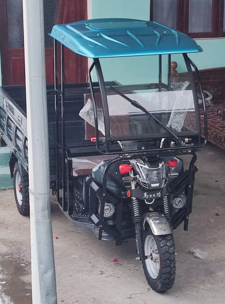 UCH G'ILDIRAKLI ELEKTROMOTOTRANSPORT — 1