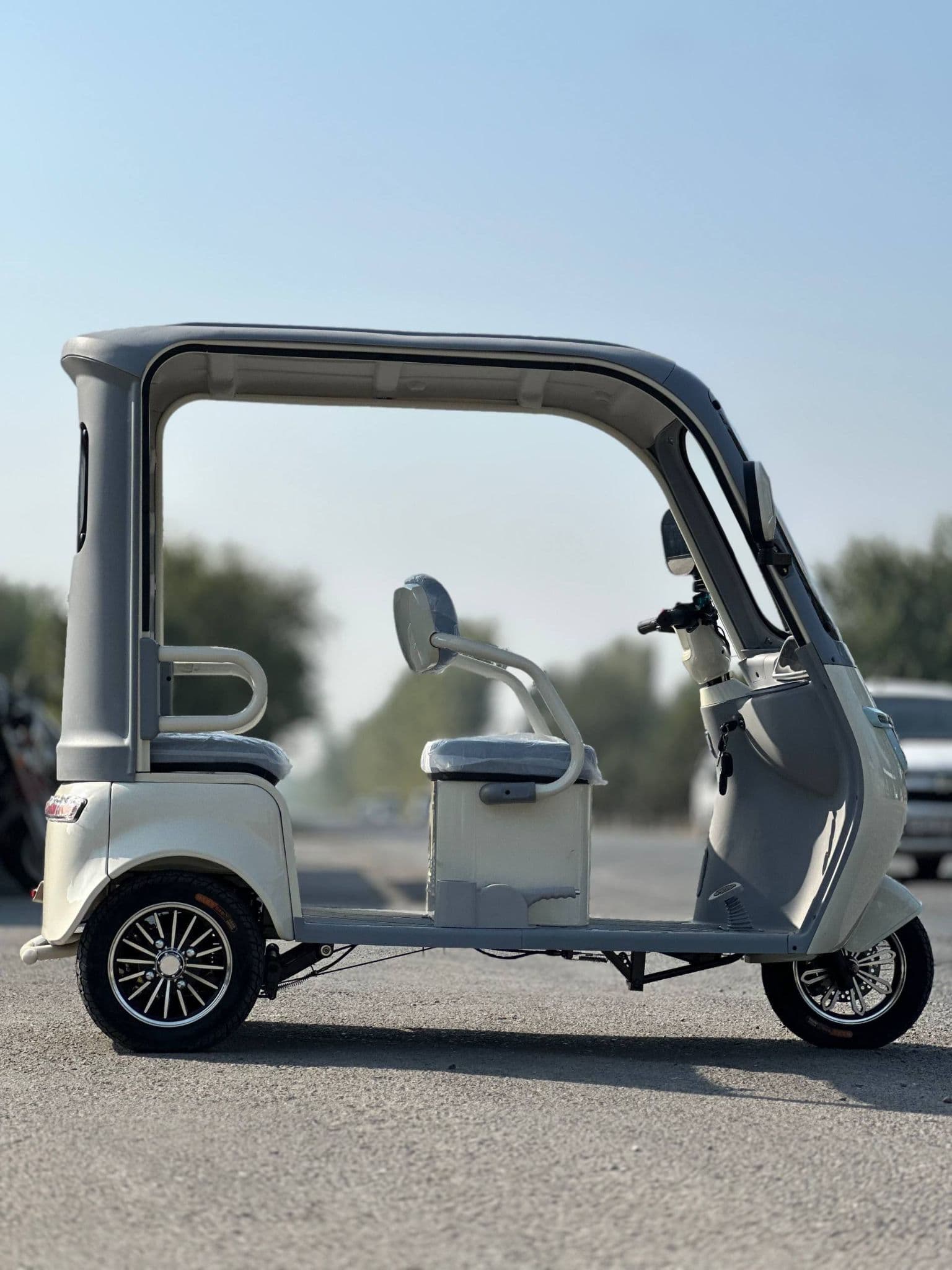 UCH G'ILDIRAKLI ELEKTROMOTOTRANSPORT — 1