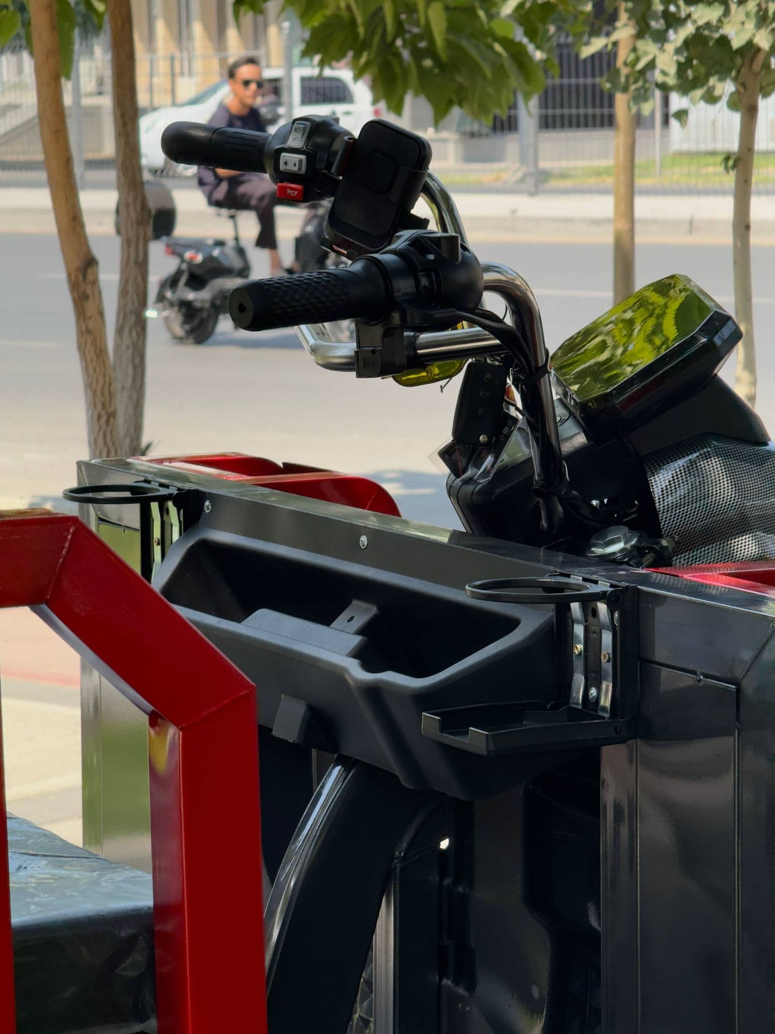 UCH G'ILDIRAKLI ELEKTROMOTOTRANSPORT — 1
