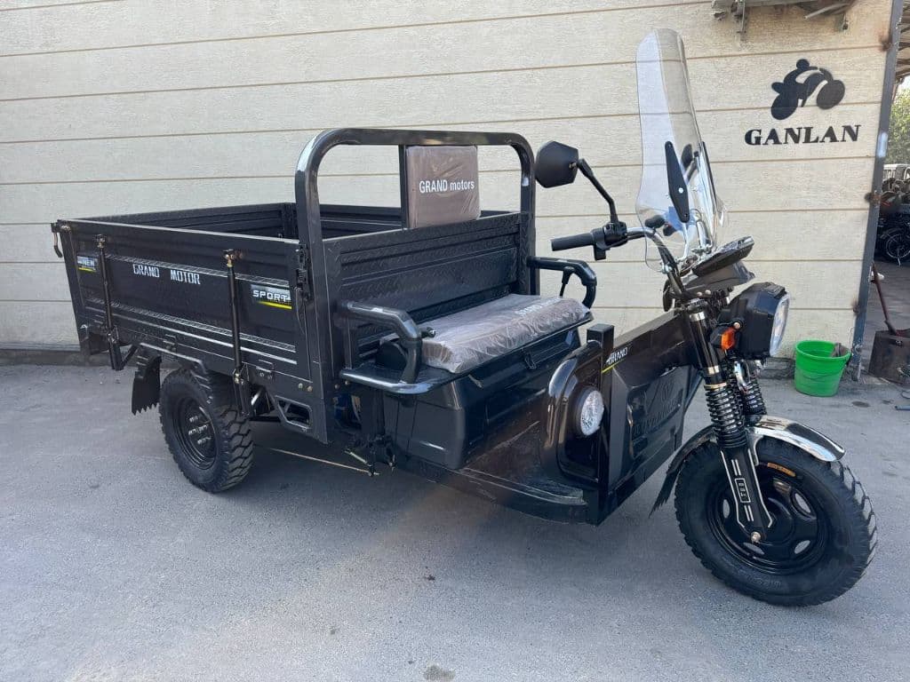 KABINA MOTOROLLER — 1