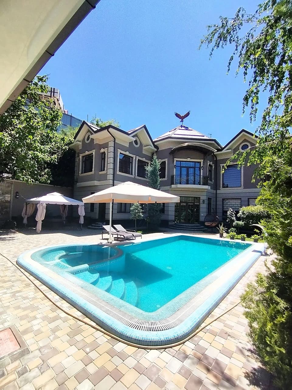 Dacha Burgut — 1