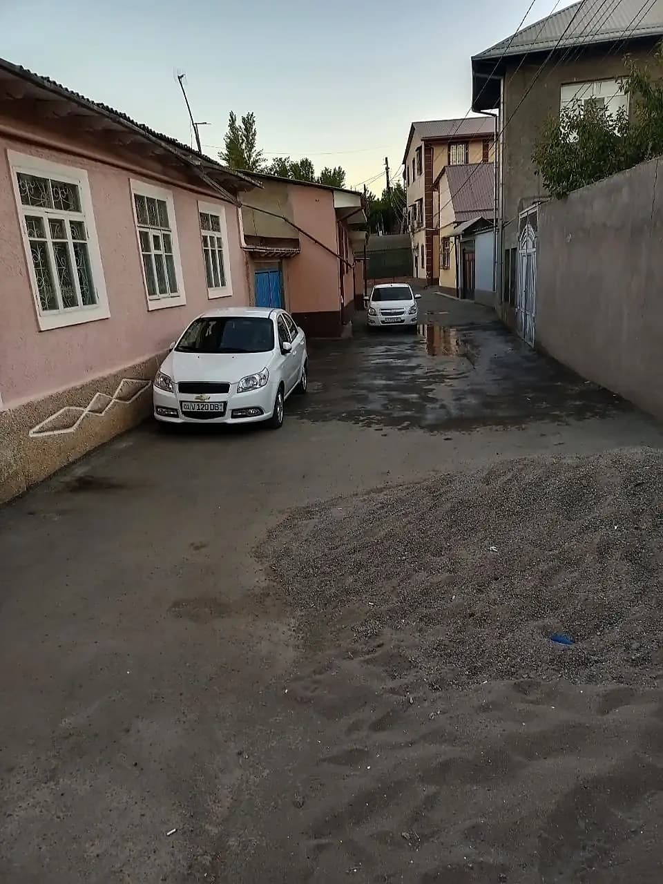 Mirzo Ulugʻbek rayon Parkentski bozor yaqin  uy sotiladi hovli — 1