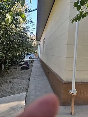 Jizzax shahridan arzonga hovli sotiladi. Juda qulay lokatsiyada joylashgan! — 1