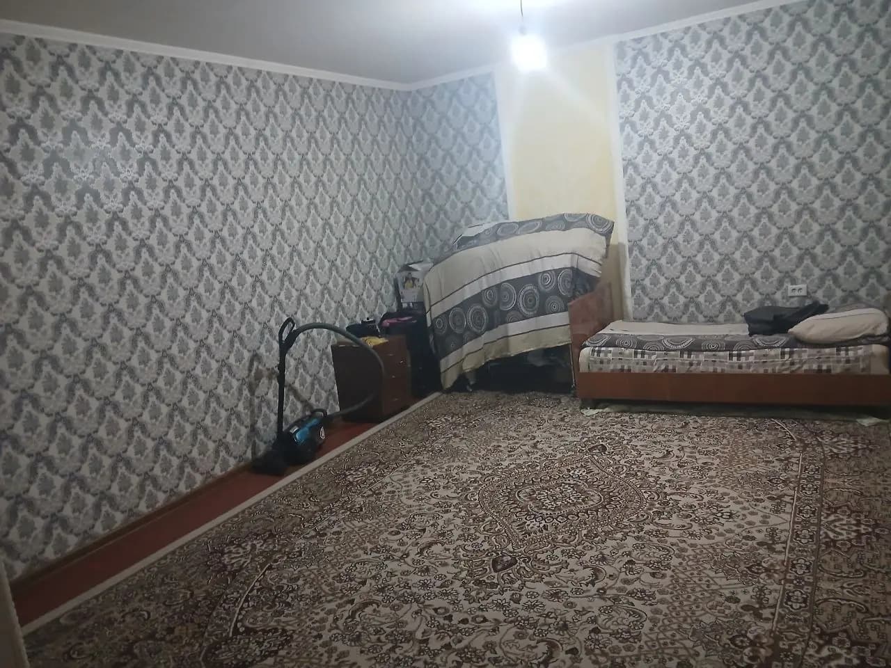 Hovli sotiladi 10.84 kadastra hamma hujjatlari joyida  5 xona va 1 ta oshxona mavjud . Uy ham yer narxida sotiladi. — 1