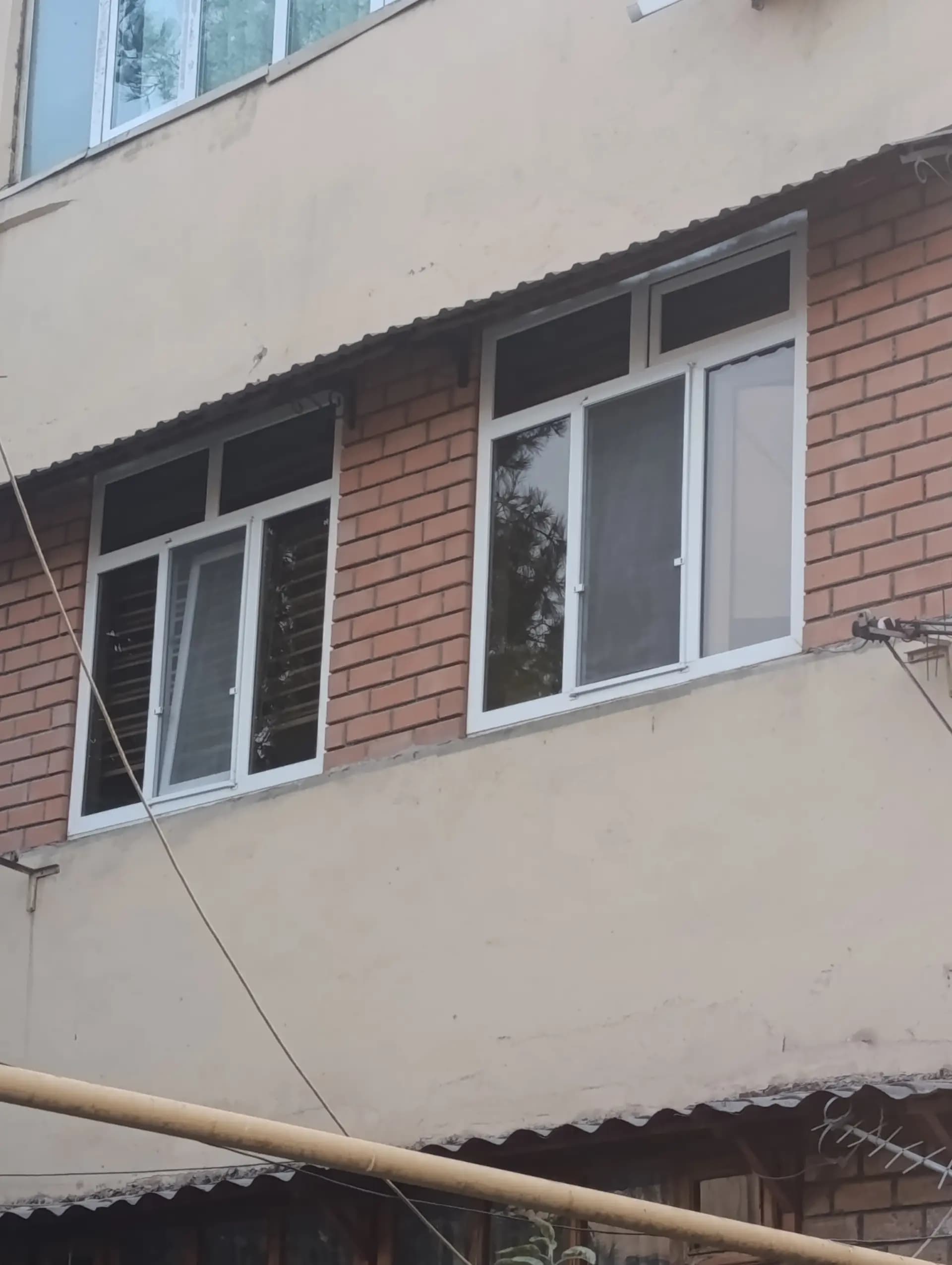 Квартира сотилад 2 хона 4 этажи дом 2 Чи этажи 58 км нархи 58 мин уже манзил олмазор тумани чукур соеда — 1