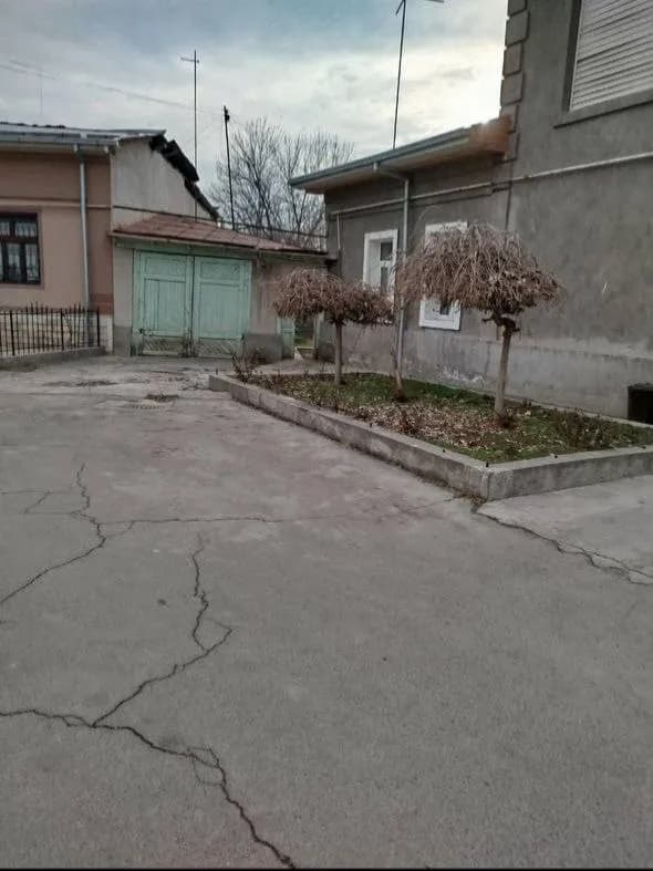 Шайхонтохур туман Шумалай кучаси 17 уй.Ориентир: Хувайдо Орзу фабрикаси — 1