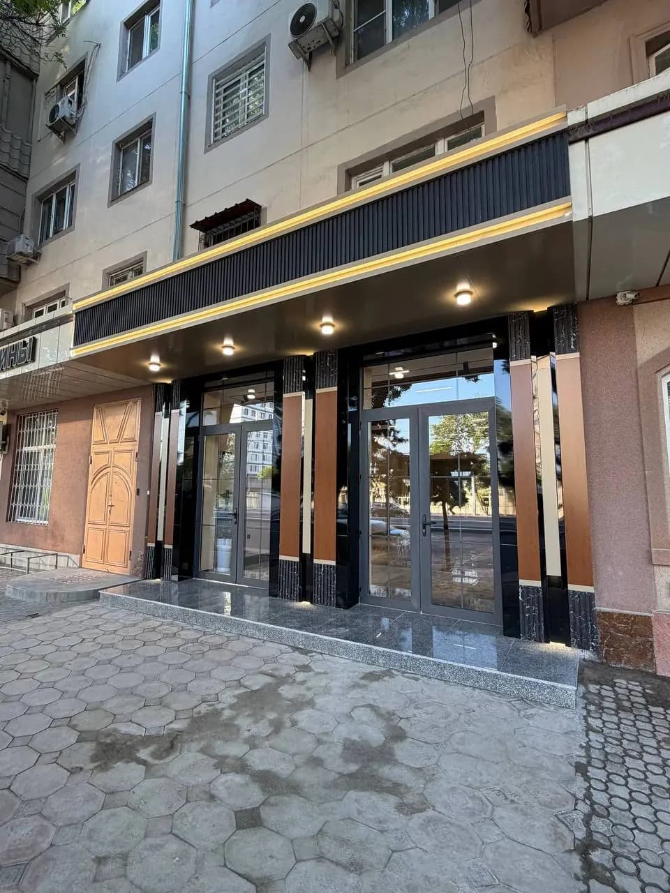 Нежилое помещение 80м² Ор-р Братский Могила, Гостиница Азия — 1