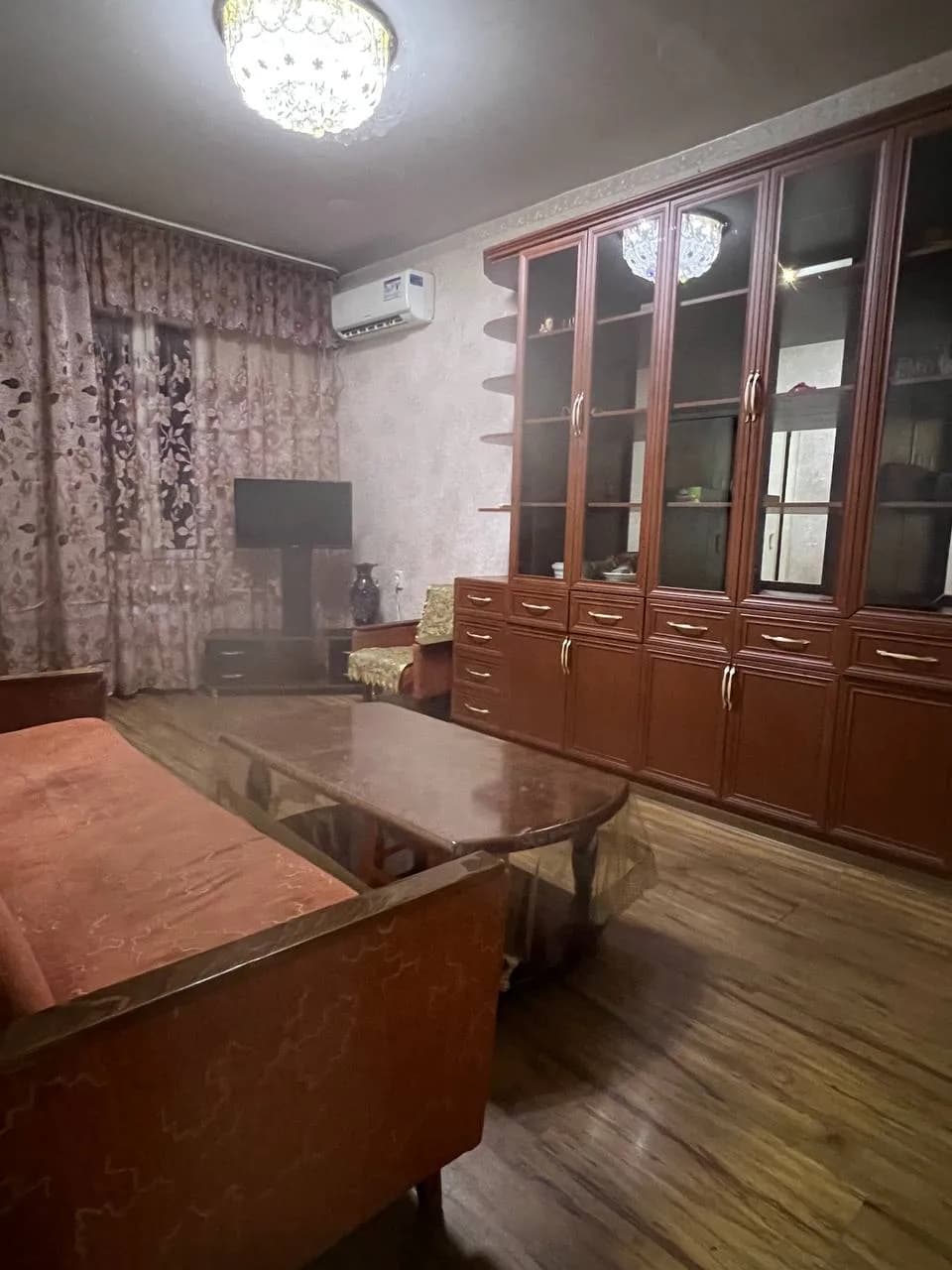 Юнусободда 2 хона уй 3 хона килинган жихозлари бор — 1