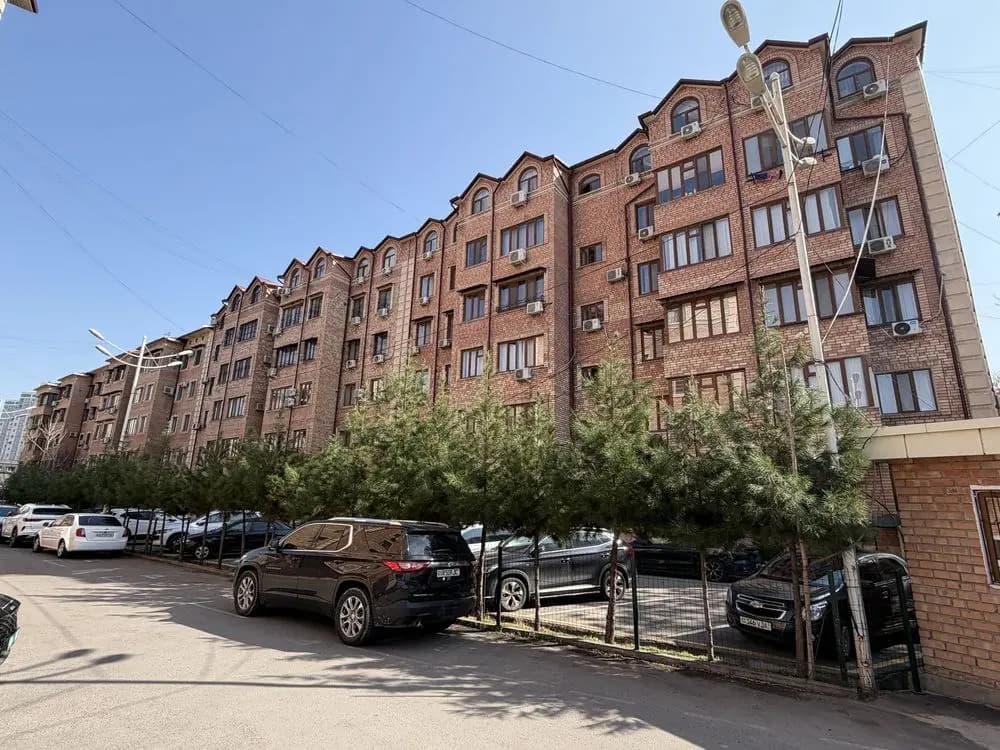 V5771 Nukus Ko'chada 4/4/5 — 1