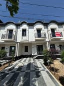 Yangi uzbekiston orqasida 1 sotixli uylarimiz sotiladi!