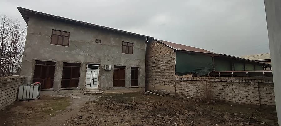 Sergeli Bobur maxallada 2.5 sotuli hovli sotiladi 135.000 — 1