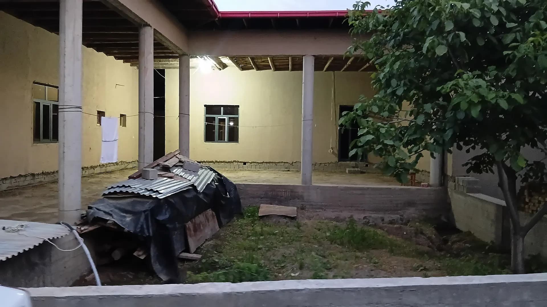 Ховли сотилади