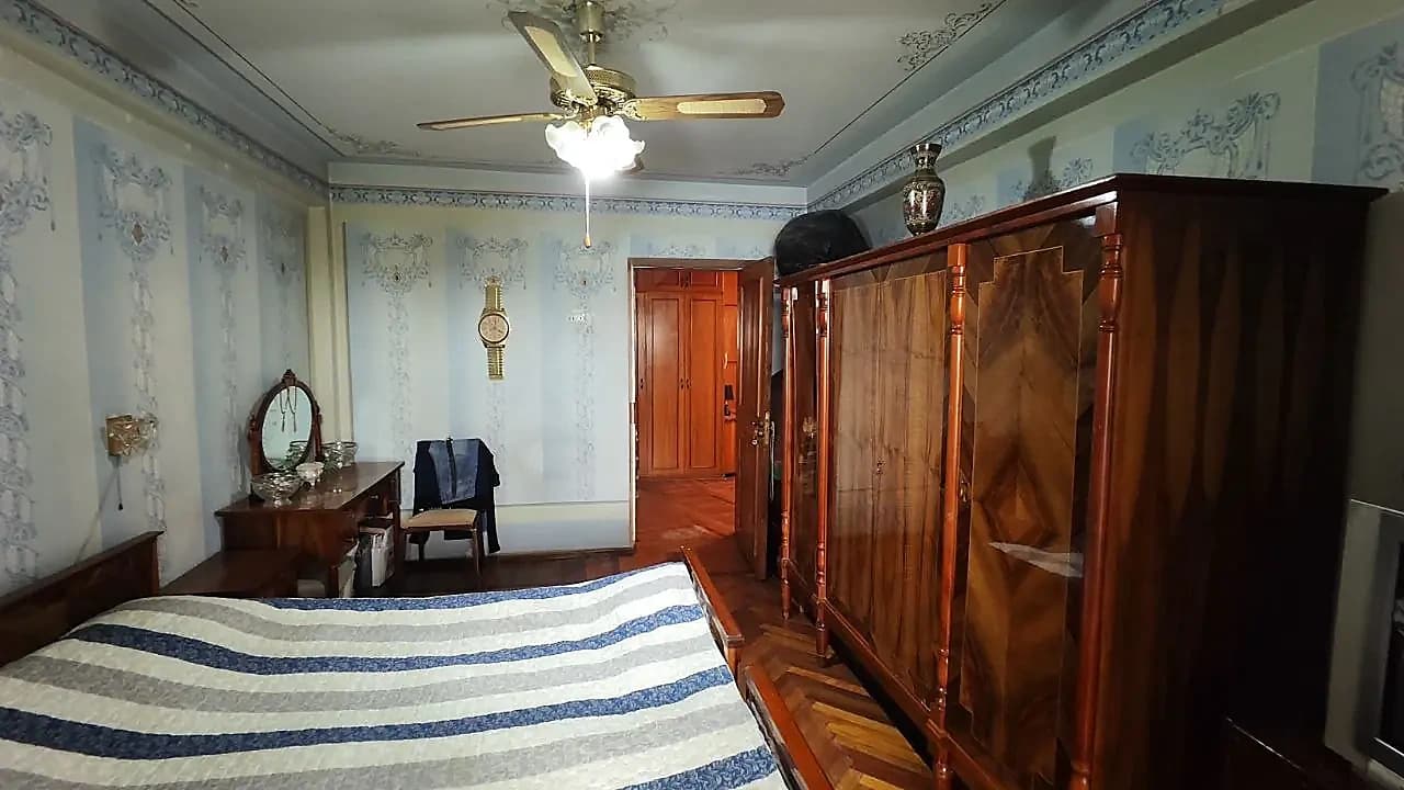Продаётся 4 комнатная квартира БТЙ Максим Горький Мирзо-Улугбекский район