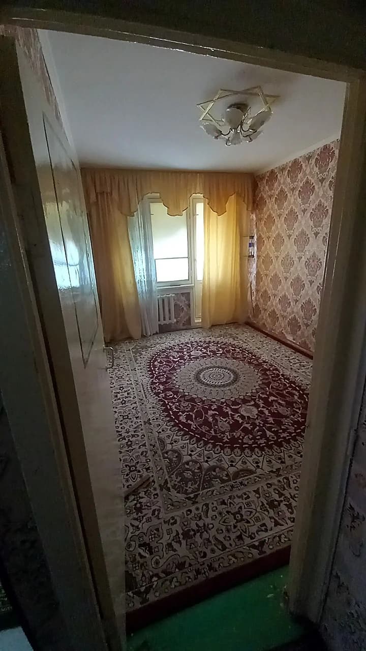 4 хонали Беруний метро сотилади Эко базар