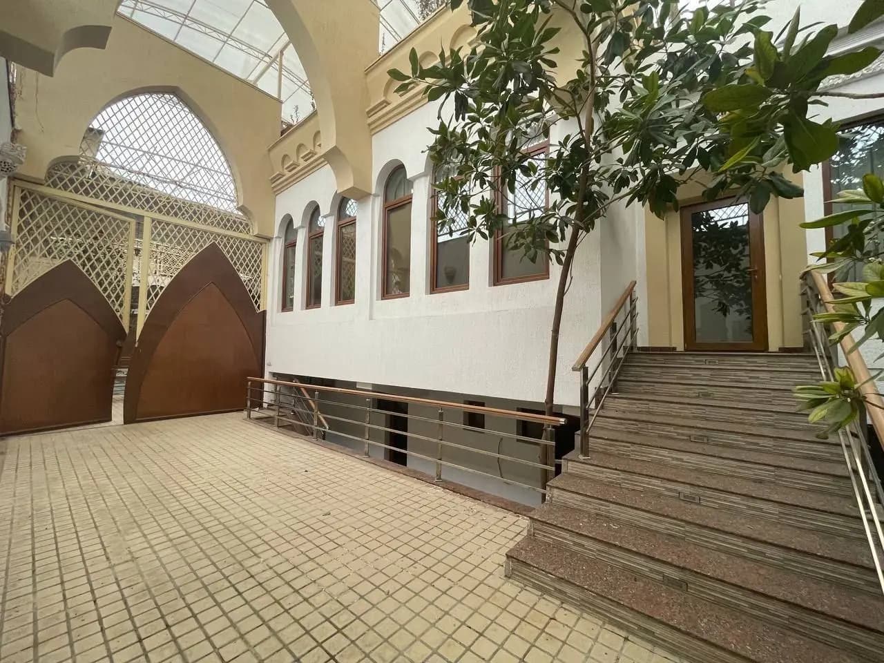 Дом Мирзо Улугбекский район Ул. Никитина  2,2 сотки 420 м2 — 1