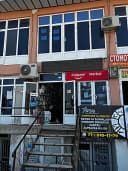 Tuman markazida 2 qavatli + yerto'la bino sotiladi